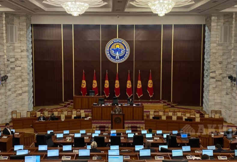 Принят проект Земельного кодекса КР в первом чтении